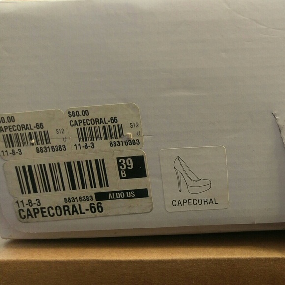 FREE Clutch (NWT) with Aldo Cape Coral Heels - Picture 8 of 8